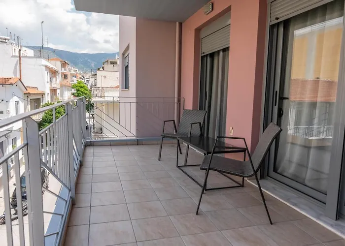 Apartment #t33 Chic 2br In The Centre Of Volos