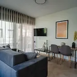 #t33 Chic 2br In The Centre Of شقة