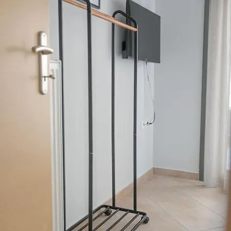 #t33 Chic 2br In The Centre Of *