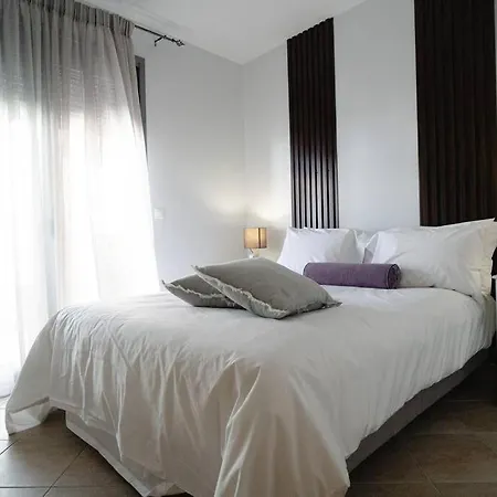 #t33 Chic 2br In The Centre Of