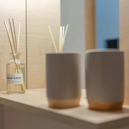 #t33 Chic 2br In The Centre Of